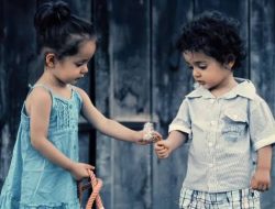 5 Tahap Psikoseksual Anak yang Harus Dipahami Orang Tua